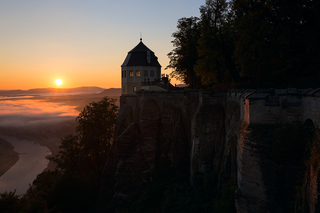 6D_09479_ML_1024.jpg - Festung Königstein, Friedrichsburg im Nebel, Elbsandsteingebirge