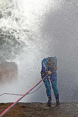 Abseilen im Wasserfall - Canyoning in Korsika
