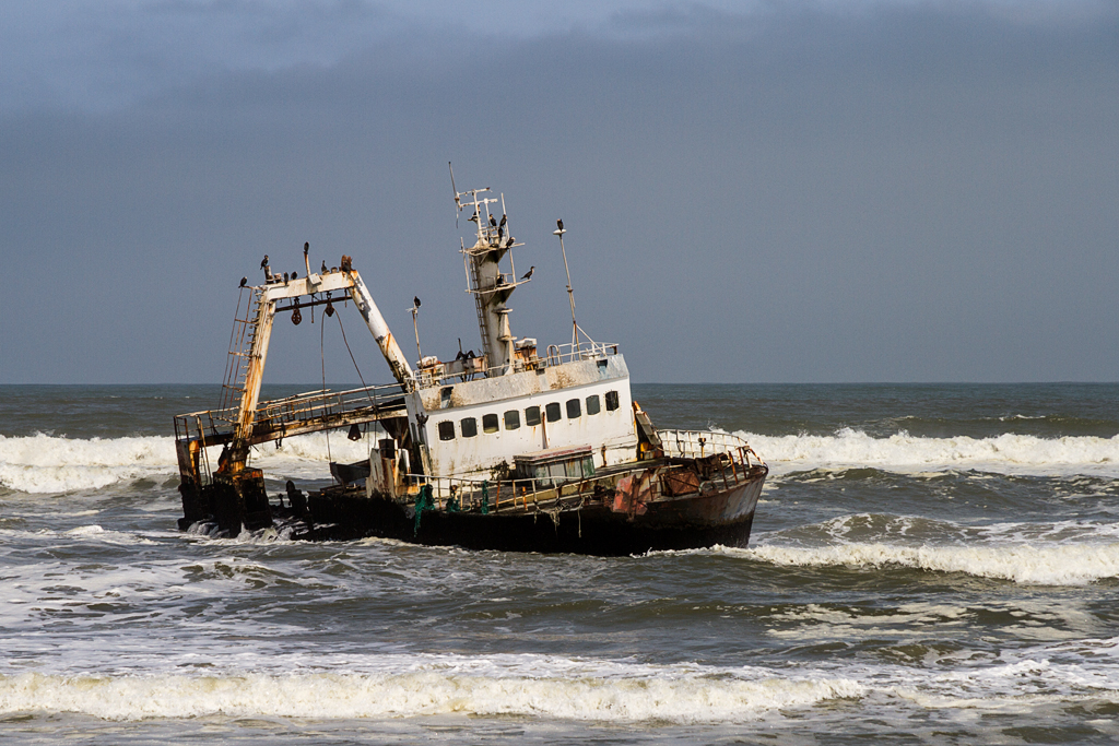 7D_20481_1024.jpg - Wrack an der Skeletküste, Namibia, Süd Atlantik