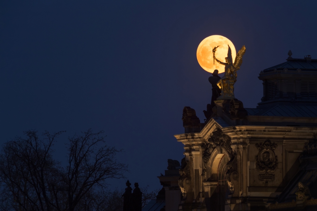 D6_00657_V2.jpg - Vollmond, Dresden