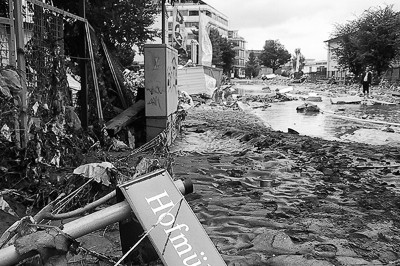 119-1945_IMG Hofmühlenstraße, Weißeritzhochwasser